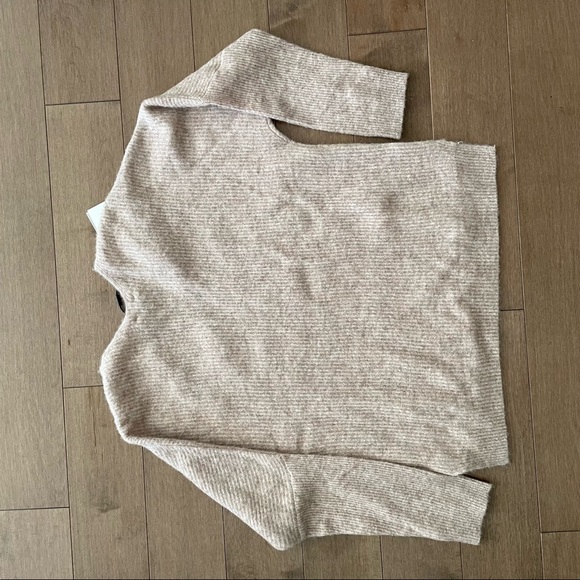 Neo noir knit blouse - Picture 2 of 2